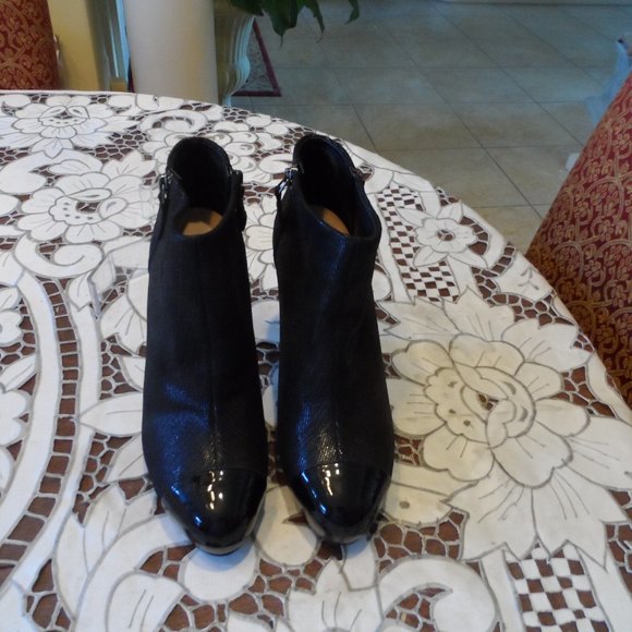 Chanel Black Metallic Canvas/Black Patent Leather Cap Toe Ankle Boots Size 38.5B - Picture 3 of 16